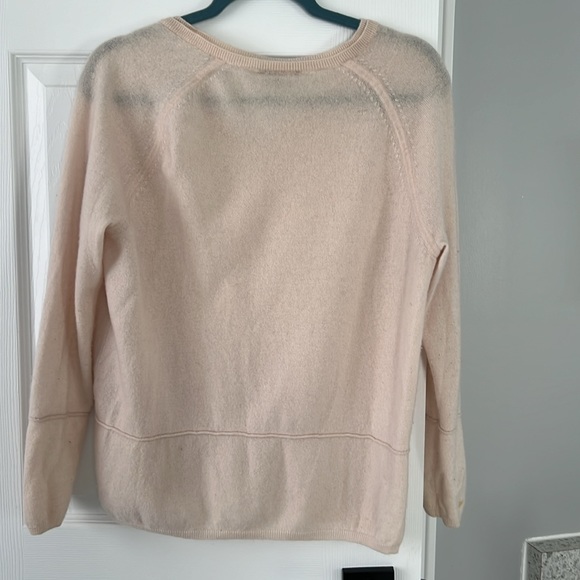 Vince cashmere pale pink, V neck sweater - Picture 3 of 7